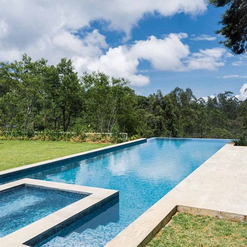 the-bungalow-5gal_desk_